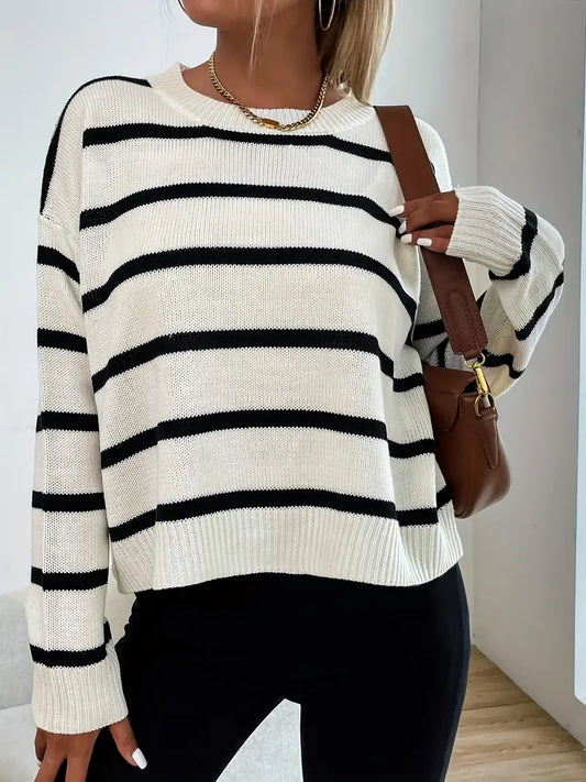 Betty - Weite schwarz-weiße Winter-Strickpullover für Frauen