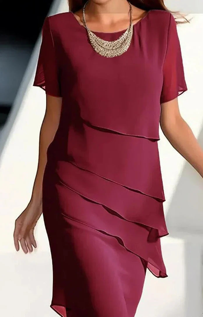 Elegantes Kleid mit Falten und Leichtigkeit
