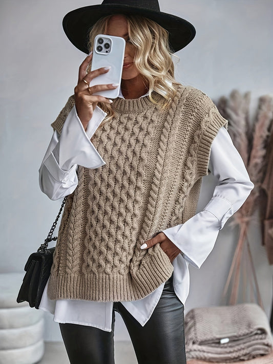 Clio | Strickjacke mit Schlitzen