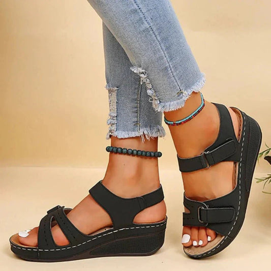 Liliana® | Damen-Keilabsatz-Sandalen mit verstellbarem Schnallenverschluss