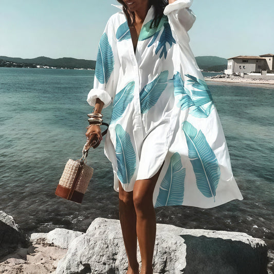 Lässiges und elegantes Sommerhemd mit lässigem und elegantem Look