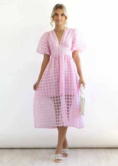 Kariertes Kleid mit gerafften Ärmeln