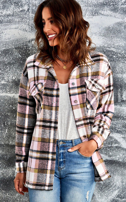 Bequeme Plaid-Jacke mit Knöpfen und Taschen
