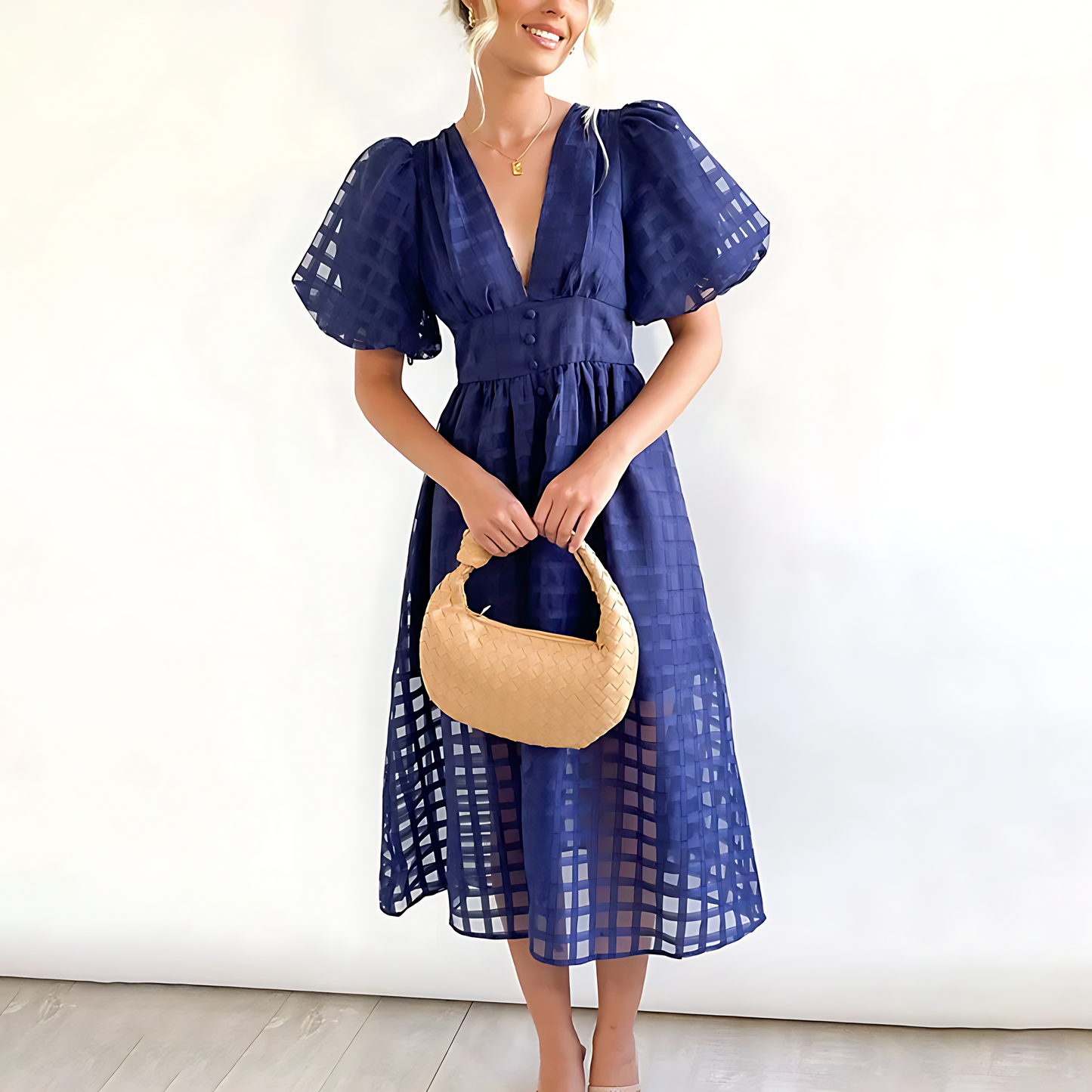 Elegantes Sommer-Midikleid mit kurzen Puffärmeln