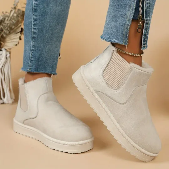 Minimalistische Frauenstiefel für jeden Tag