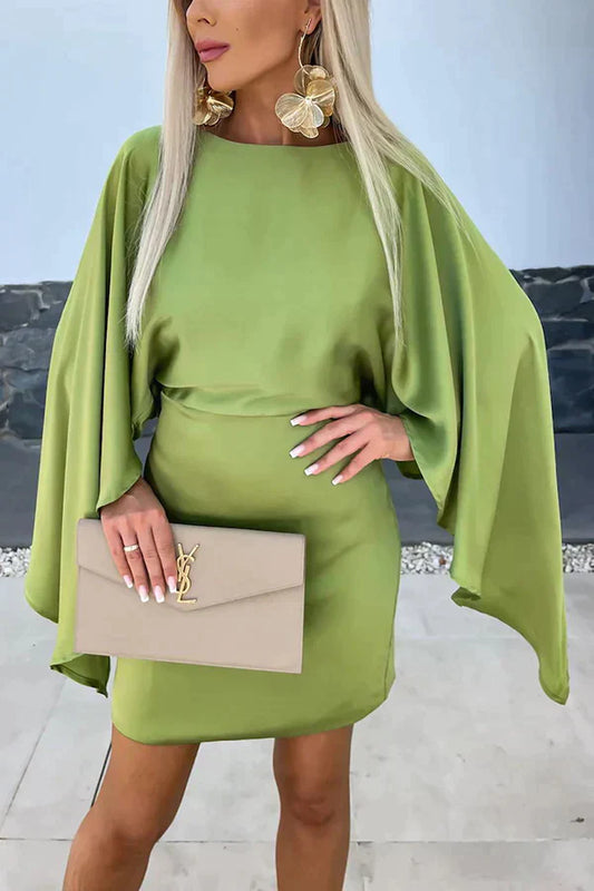 Sahara - Hübsches Minikleid mit Schmetterlingsärmeln aus Satin