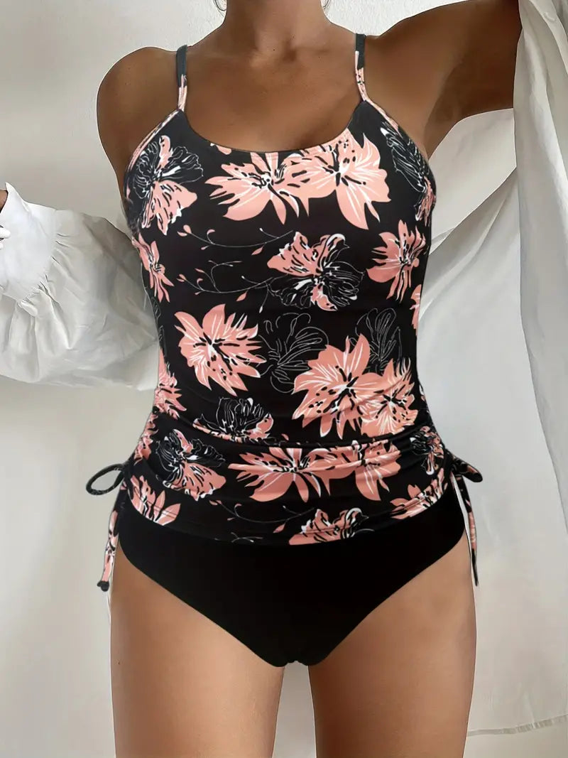Stylischer Bikini mit floralem Muster