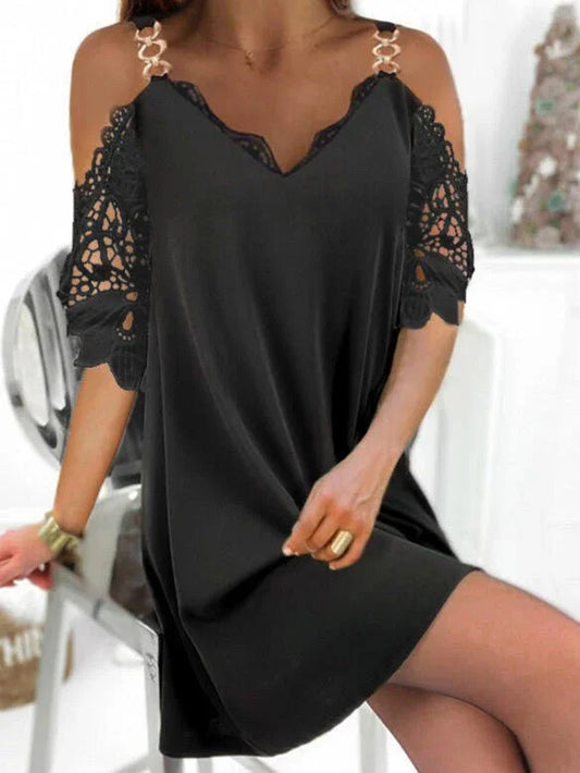 Midi-Kleid mit Spitze und freien Schultern