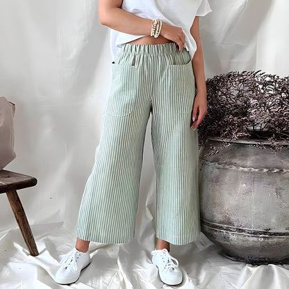 Gestreifte Kurzhose mit Taschen