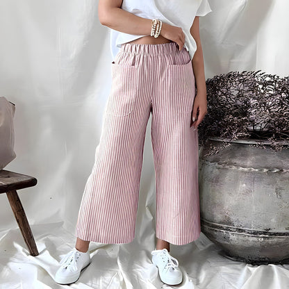 Gestreifte Kurzhose mit Taschen