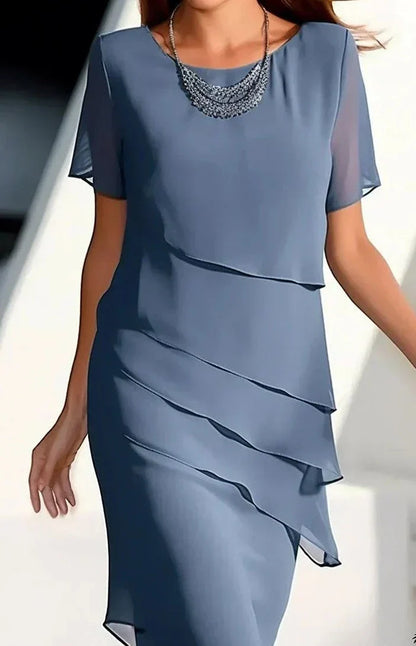 Elegantes Kleid mit Falten und Leichtigkeit