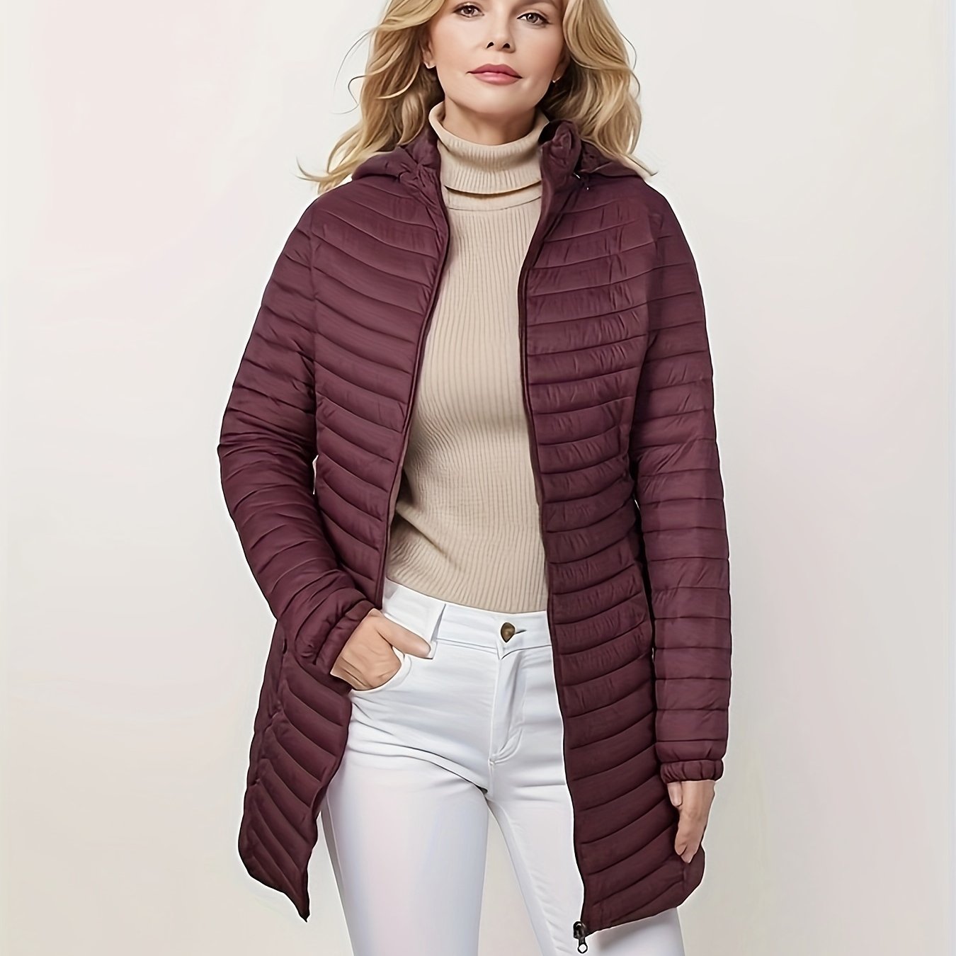 Sara | Lässige wattierte Jacke mit Kapuze und Reißverschluss vorne