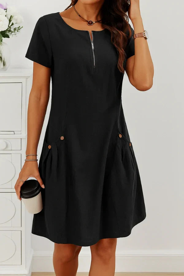glamouröses und modisches Kleid