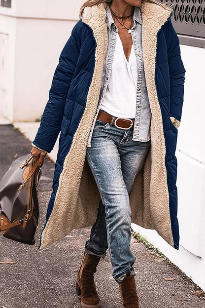 Sibylle - Modische Jacke mit Kapuze und Akzentkragen