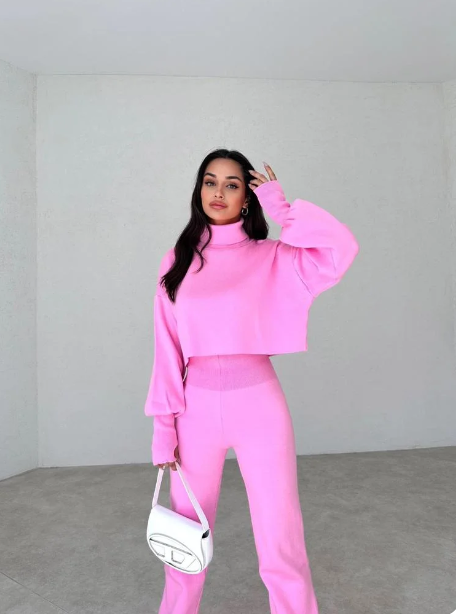 Anneliese - Set aus Strickpullover mit Rollkragen und Hose für Frauen