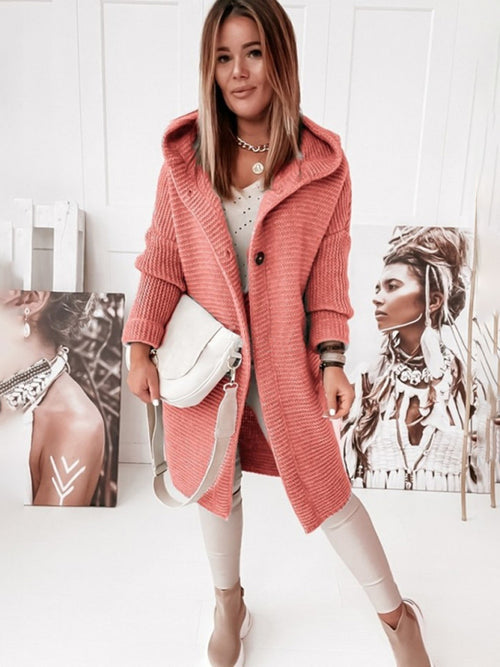 Modische Strickjacke für Frauen mit Kapuze und langen Ärmeln - die perfekte Länge
