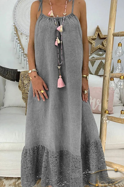 Hemdkleid mit Spitzeneinsatz und geknotetem Spitzeneinsatz