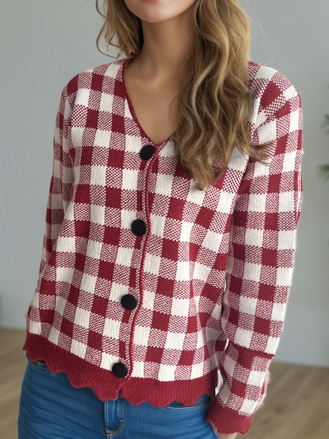 Ava - Karierte Strickjacke mit V-Ausschnitt und Knöpfen für Damen