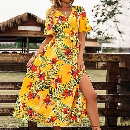 Clara - Kleid mit Gürtel aus tropischem Print und hoher Taille