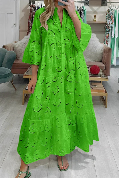 Grace - Elegantes Kleid mit gestickten Ösen