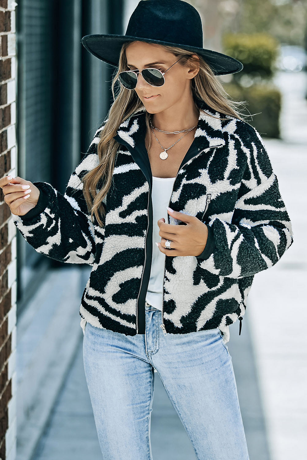 Chika | Verspielte Plüschjacke mit Zebramuster