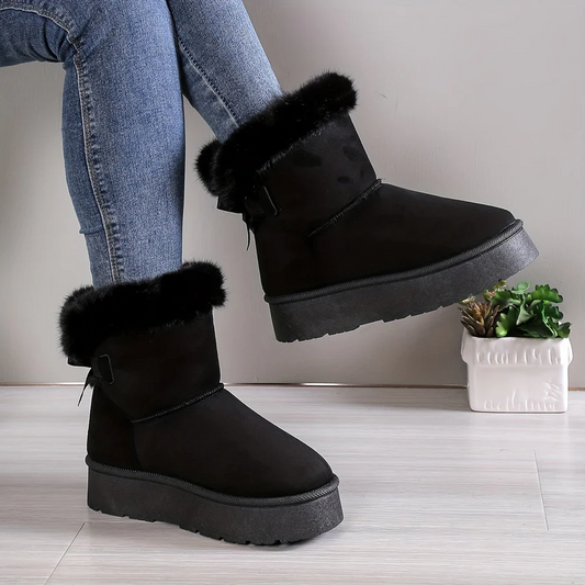 Koa - Schlichte, flauschige Stiefel für Frauen