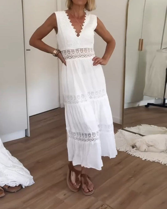 Spitzenkleid mit V-Ausschnitt (Fast ausverkauft)