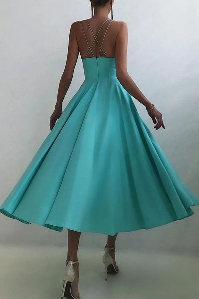 Maxikleid mit V-Ausschnitt und Rüschen