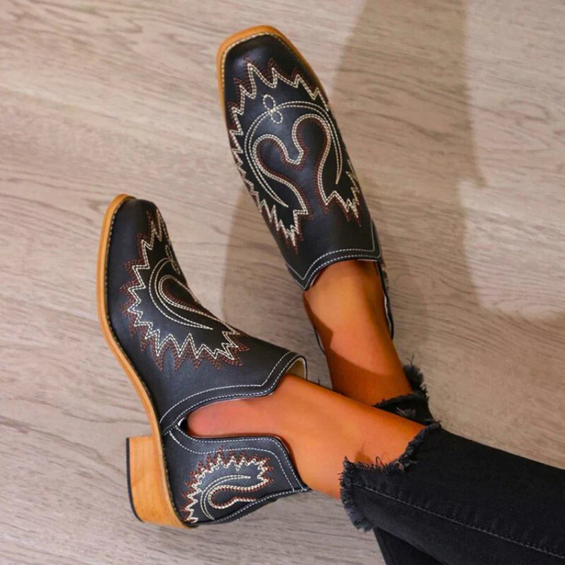 Kurze Stiefeletten mit hohen Absätzen - Berley