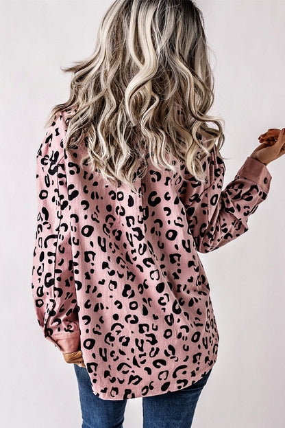 Gerdine | Charmante rosa Cordjacke mit Leopardenmuster