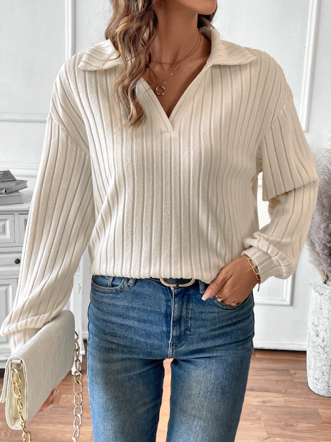 Ava - Khaki Geripptes Langarmshirt mit Johnny-Kragen für Frauen