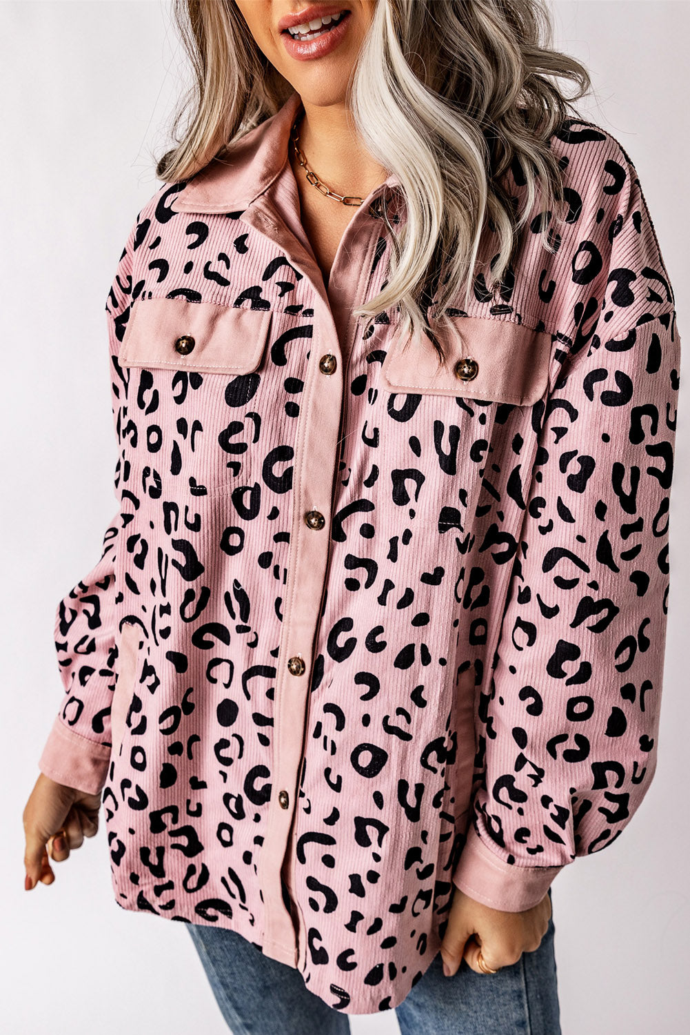Gerdine | Charmante rosa Cordjacke mit Leopardenmuster