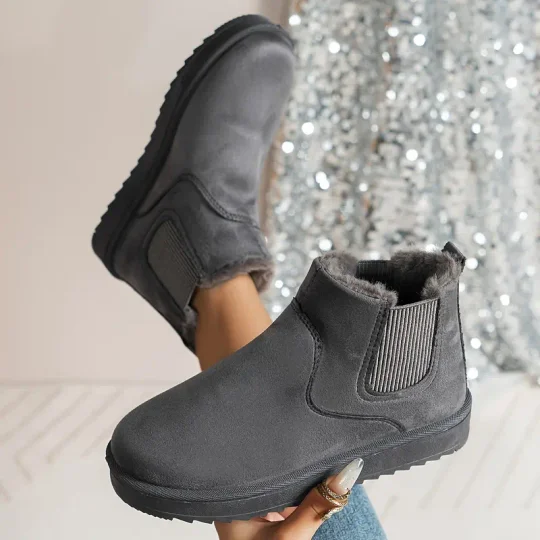 Minimalistische Frauenstiefel für jeden Tag