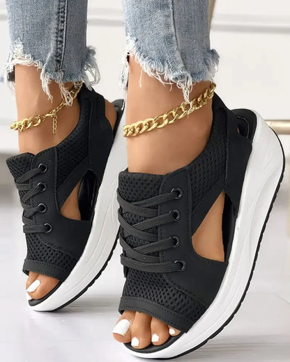 Denisee Muffin Sandalen mit Schnürsenkeln und kontrastierendem Panel