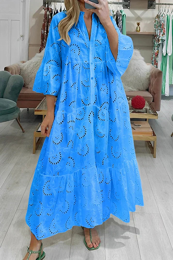 Grace - Elegantes Kleid mit gestickten Ösen