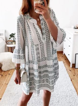 Juliene -Halblanges Kleid mit ausgestellten Ärmeln