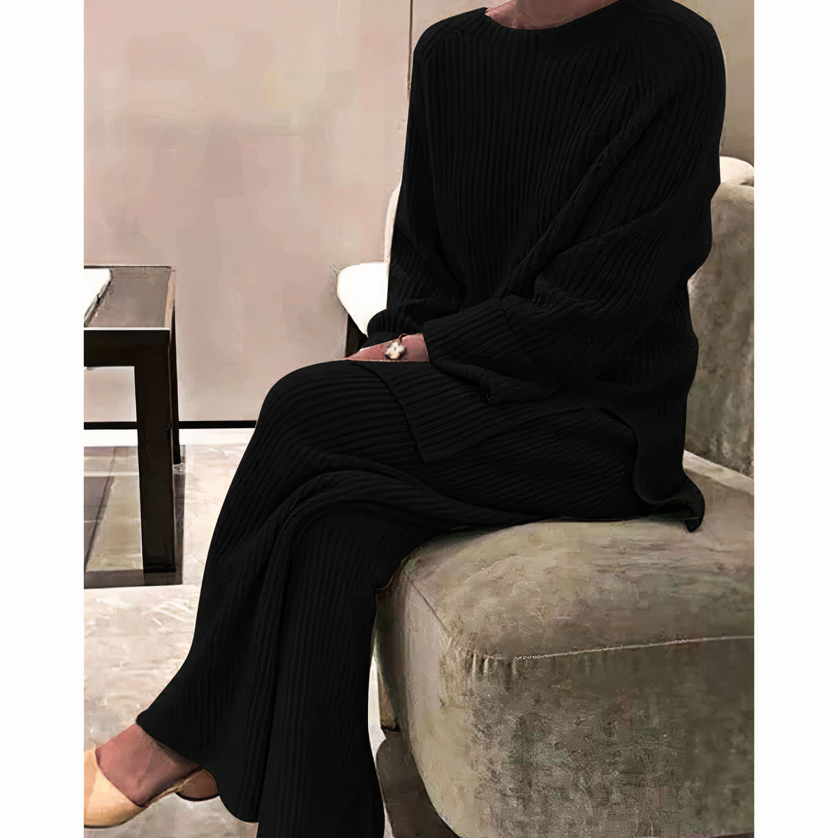 Lässiges Set aus Strickpullover und Hose