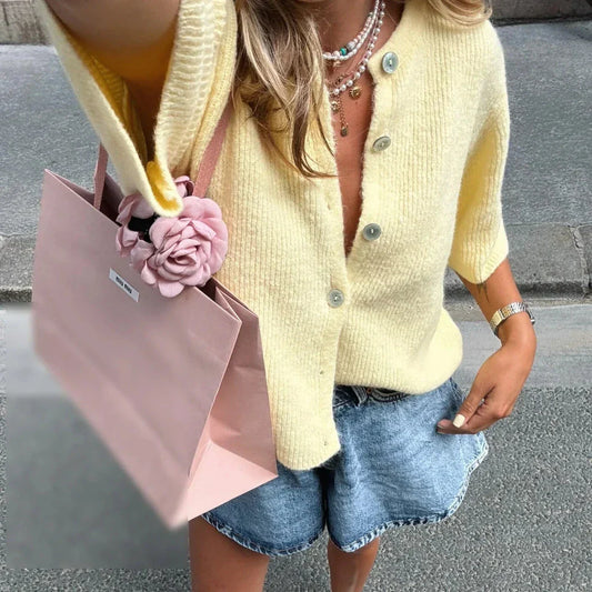 Kurze Damen-Strickjacke