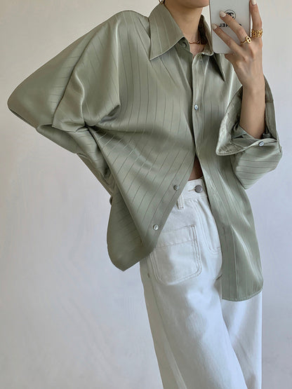 Clara - Shirt mit Stehkragen und Knöpfen, Oversize-Taille