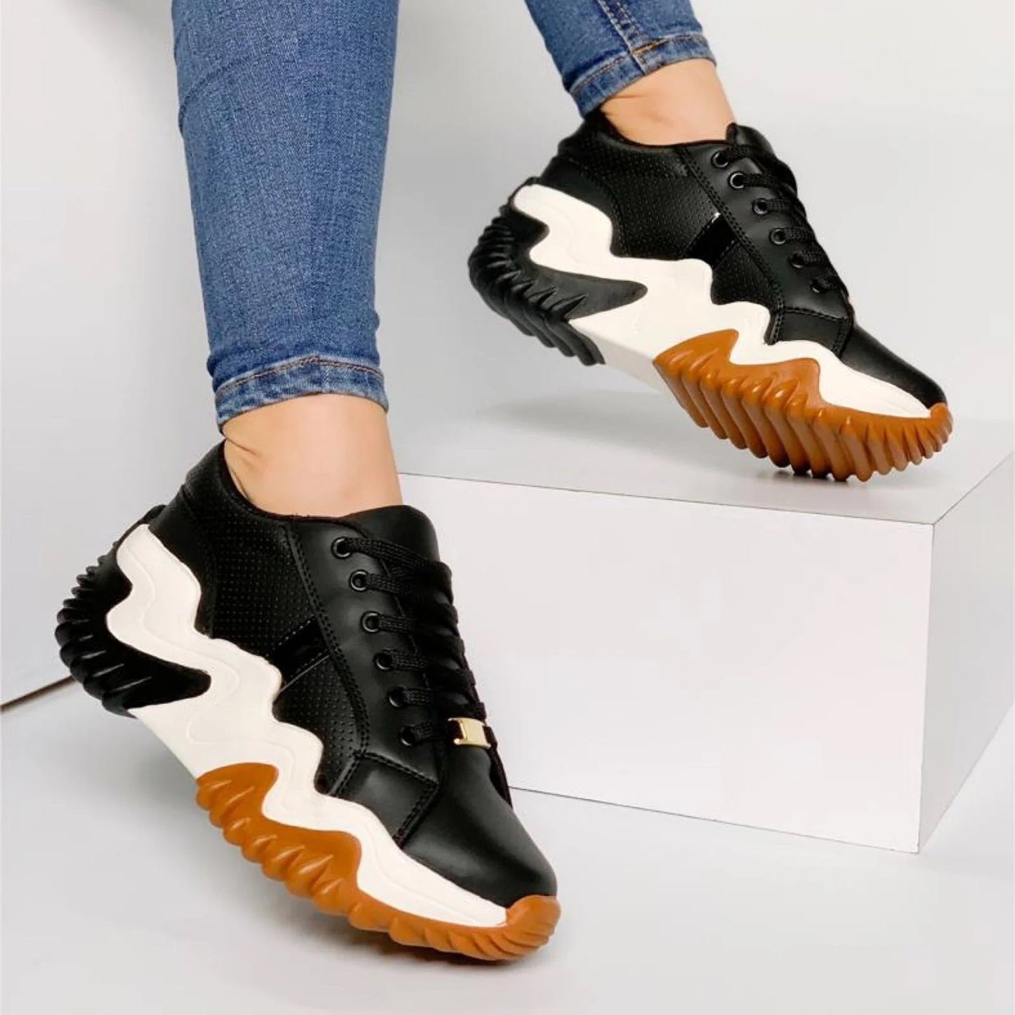 Flache Turnschuhe für Frauen