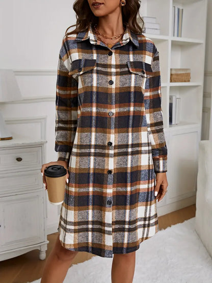 Modische Langarmjacke mit Karodruck und Knopfleiste