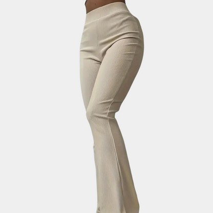 Clara - Schmeichelnde ausgestellte Hose