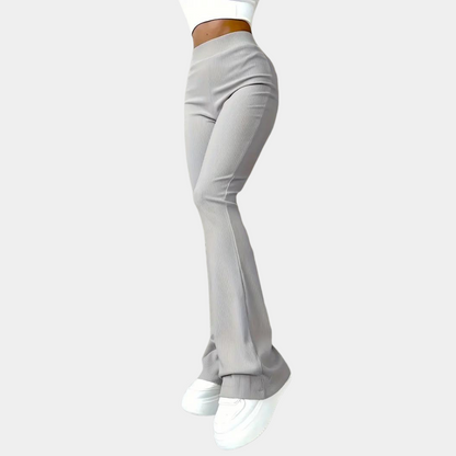Clara - Schmeichelnde ausgestellte Hose