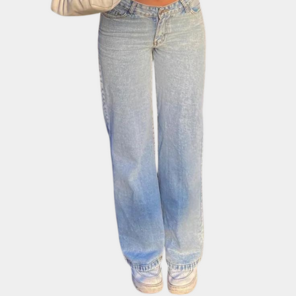 Niedrig taillierte und weite Damenjeans
