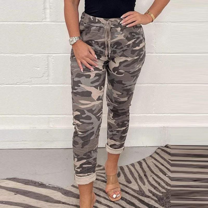 Penelope- Damenhose in luxuriösem Camouflage mit optimalem Komfort