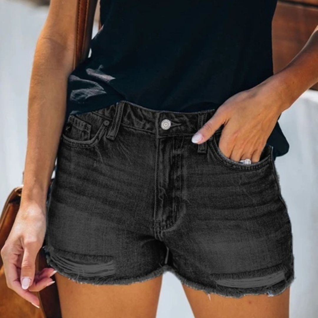 Violaine - Sommerliche Damen Denim Shorts mit verspielten Fransen