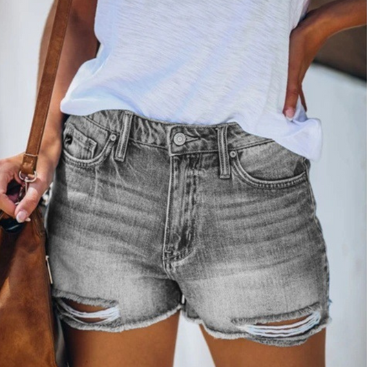 Violaine - Sommerliche Damen Denim Shorts mit verspielten Fransen
