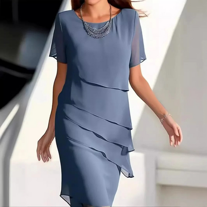 Karmen - Zeitlos elegantes plissiertes Chiffonkleid