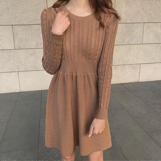 Elora - Elegantes Damenstrickkleid für Damen