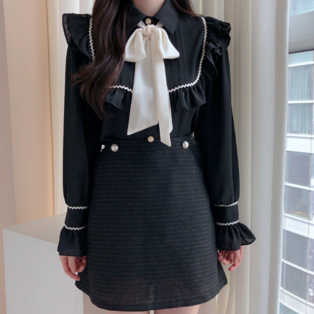 Evgenia - Elegante Damenbluse mit Rüschenkante und Schleife